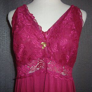 NWOT Alcea Rosea Womans Lace Detail V Neck Slip Chemise Nightgown Maroon sz XL